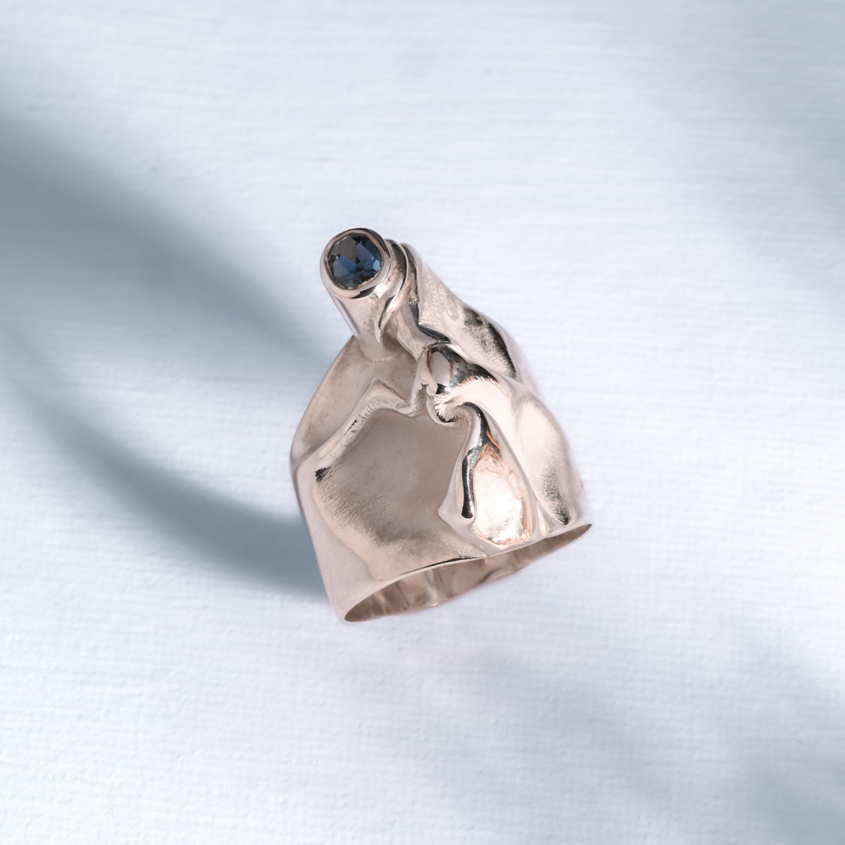 Foto van de 'The Rooster' ring