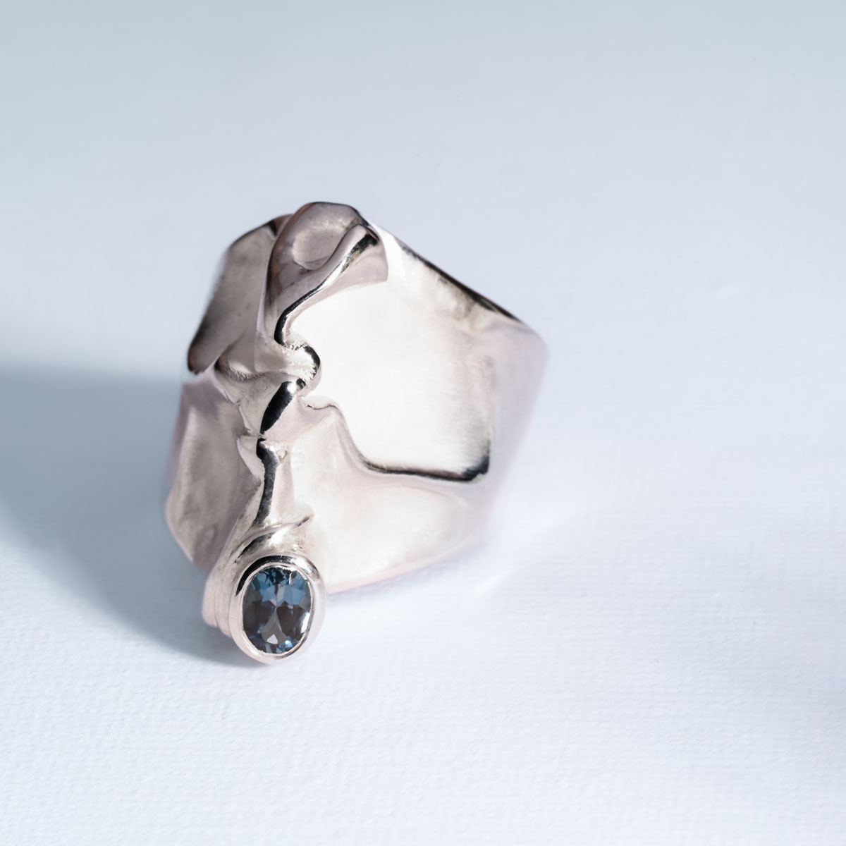 Foto van de 'The Rooster' ring