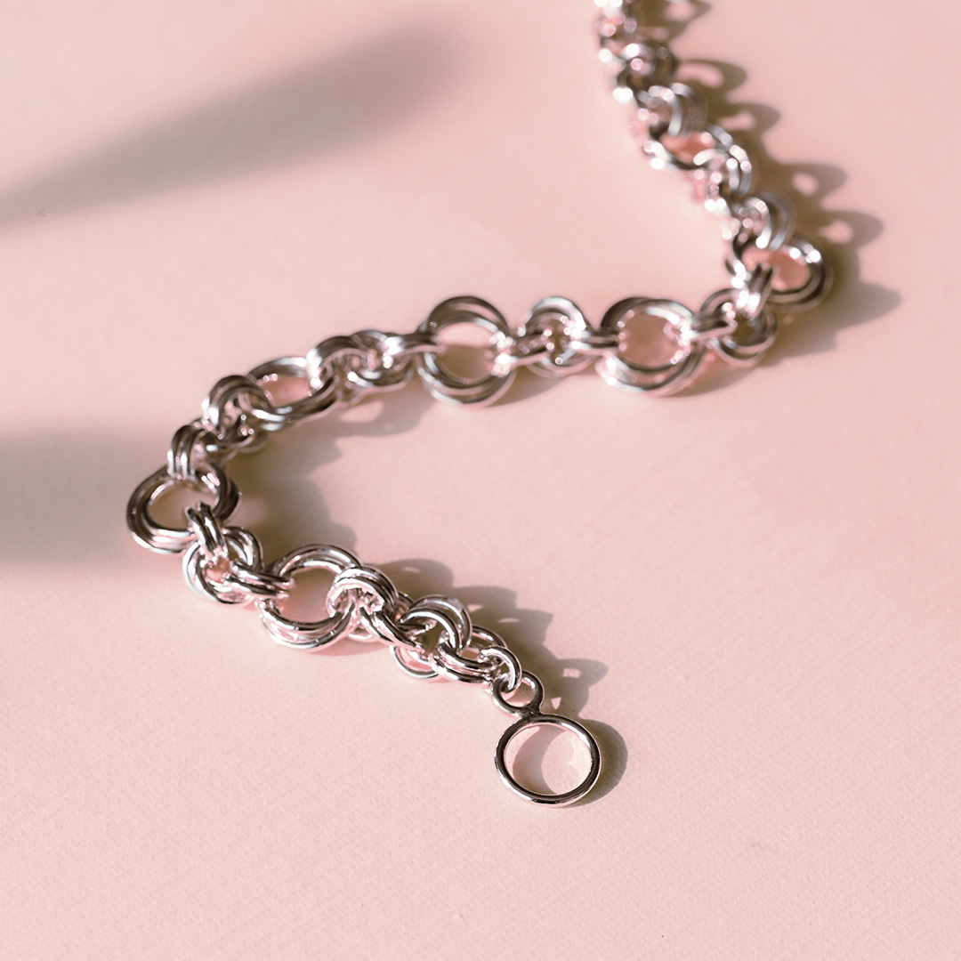 Foto van de 'The Weaving Thread' armband